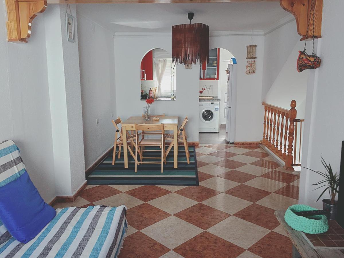 Apartamentos Masbambu Малага Экстерьер фото